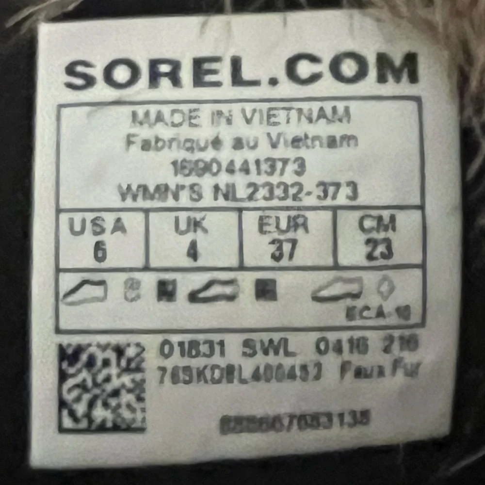 Sorel Tan and Black Winter Boots Size 6 Capsule